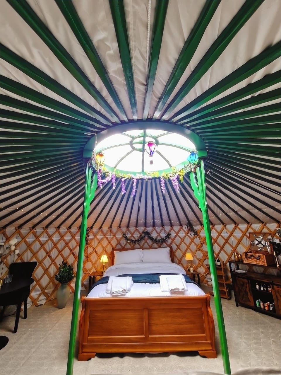 Edwards Farm Glamping Shaftesbury Campground/ 
RV Resort in North Dorset District
