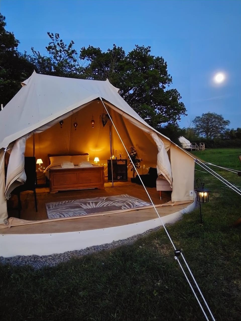 Edwards Farm Glamping Shaftesbury Campground/ 
RV Resort in North Dorset District