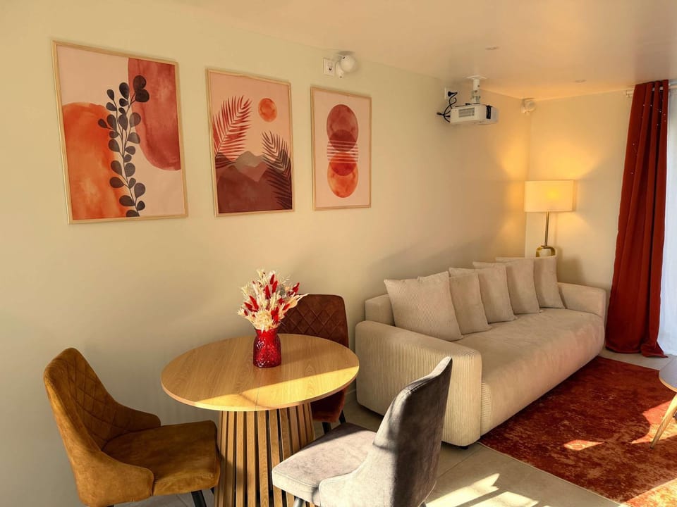 Living room, Seating area, Dining area