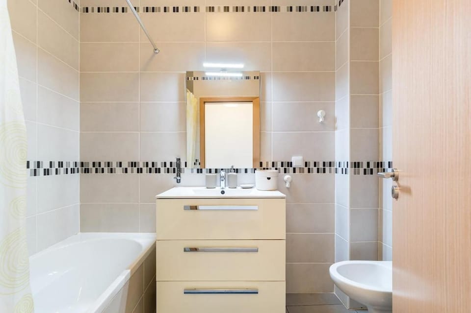 Sun n' Salt Lounge House Apartment in Fuseta
