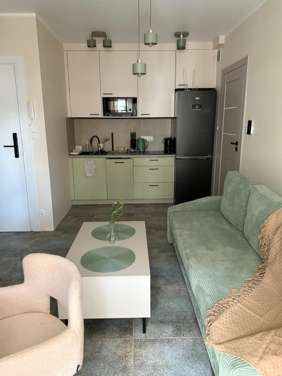 Kitchen or kitchenette, Seating area