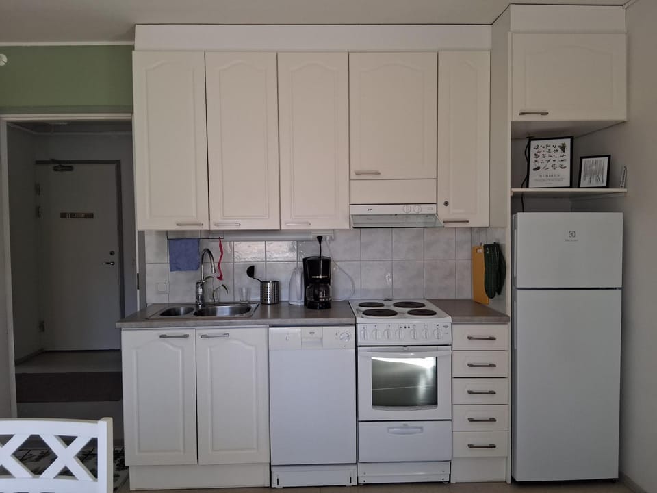 Communal kitchen, kitchen