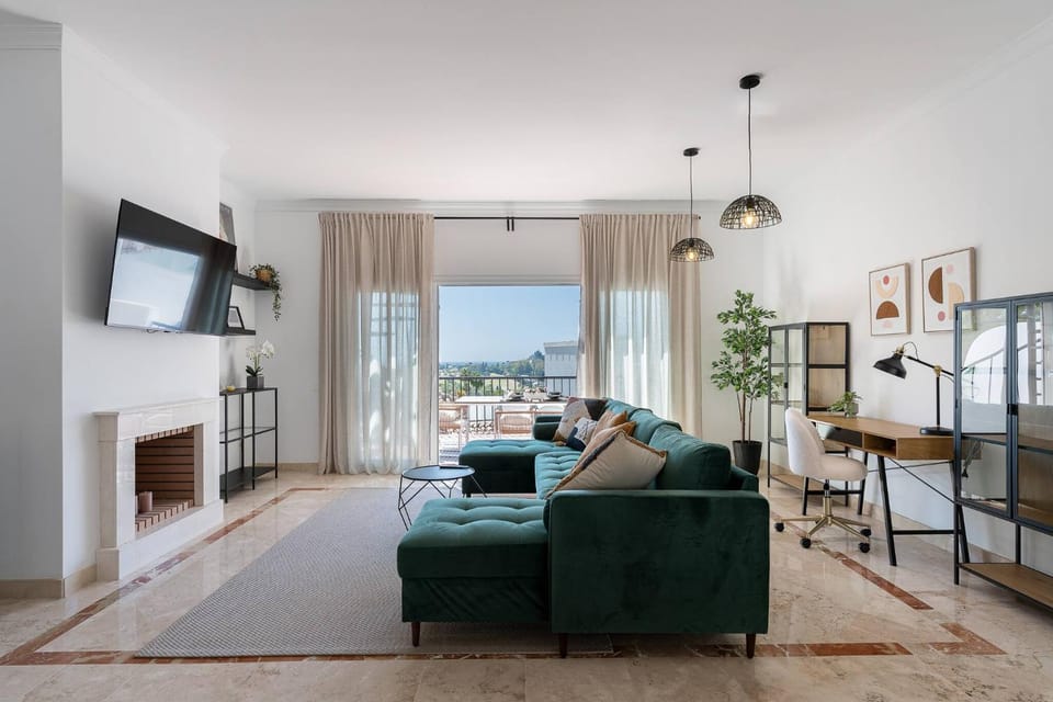 Communal lounge/ TV room, Living room