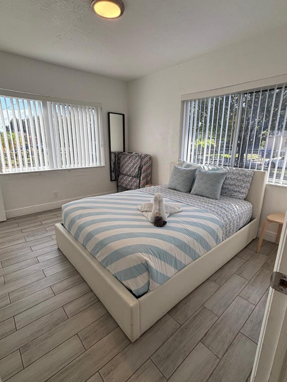 2BR with Backyard Near Airport & Design District Villa in Miami