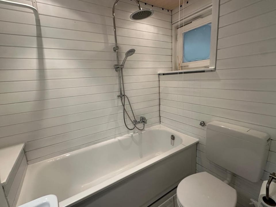 Bathroom, Bath