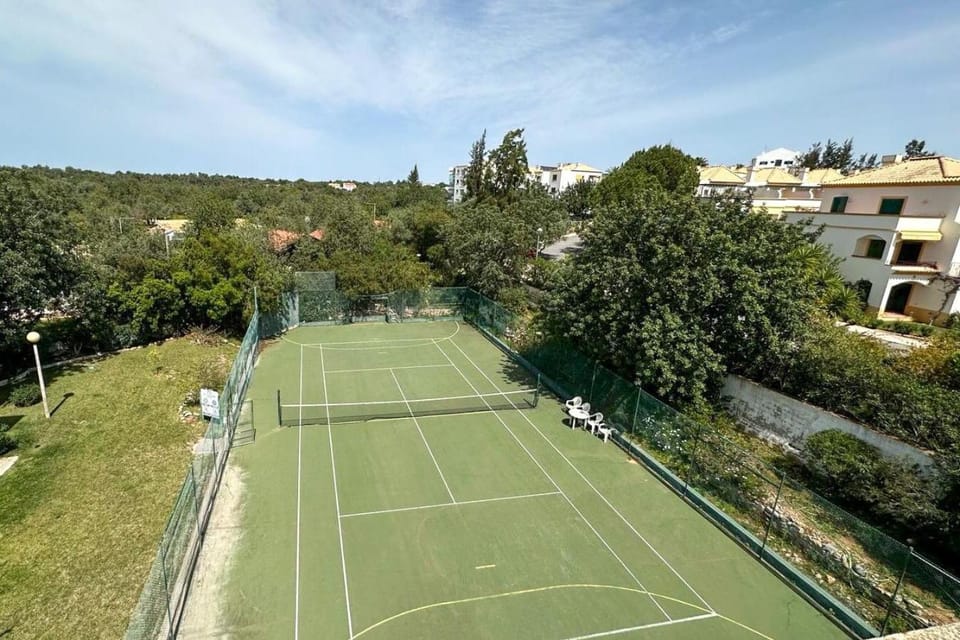 Tennis court, Area and facilities, Sports, Family