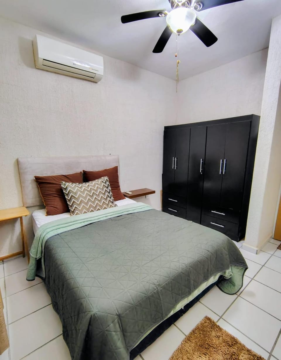 Bedroom, air conditioner