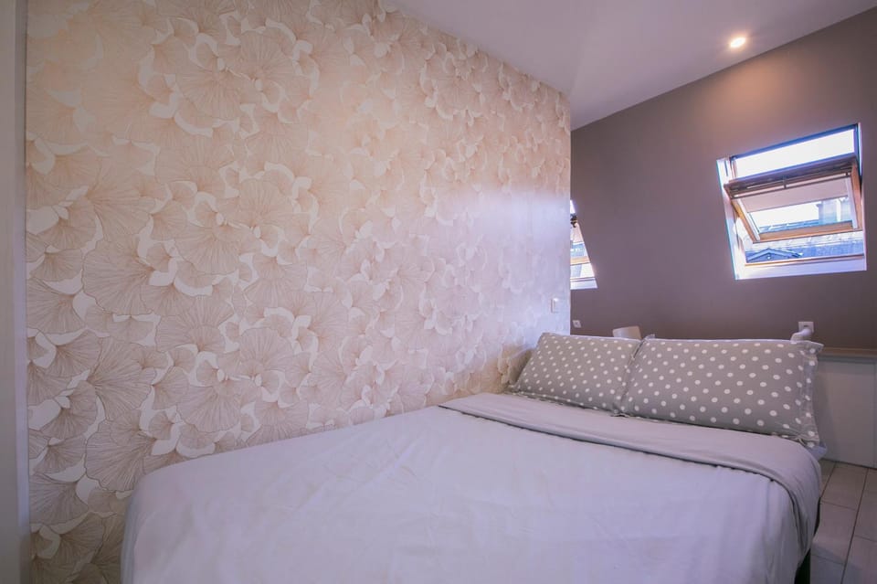 1 Bedroom next to Champs Elysees Apartment in Paris