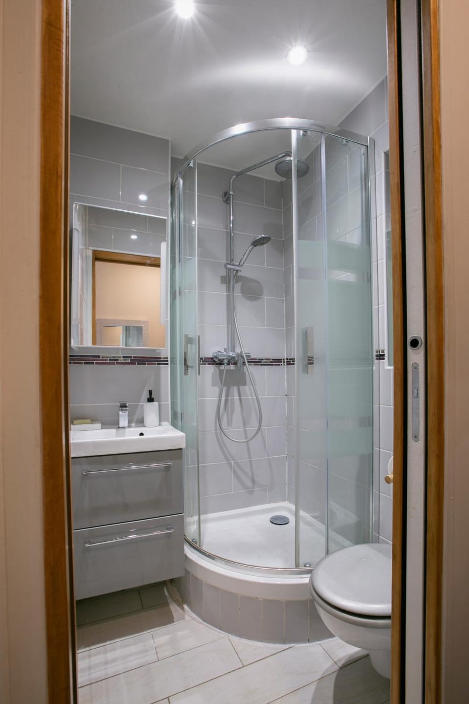 1 Bedroom next to Champs Elysees Apartment in Paris