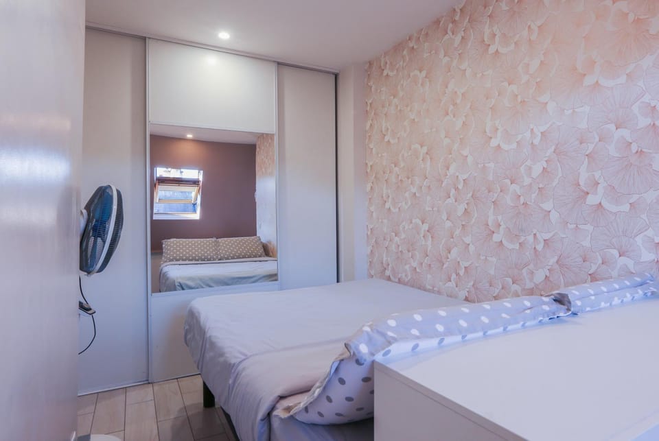 1 Bedroom next to Champs Elysees Apartment in Paris