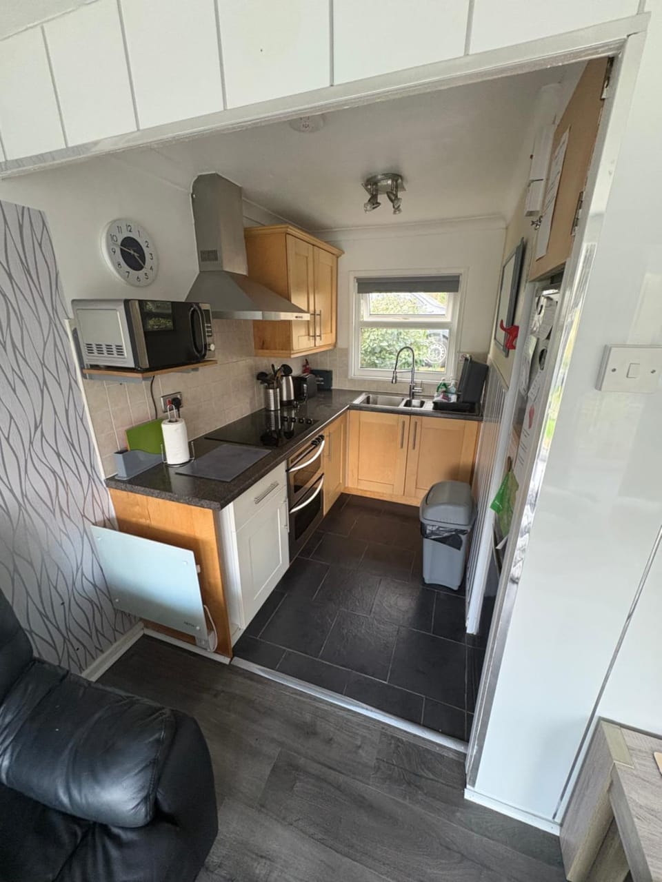 Kitchen or kitchenette, Living room, pet friendly, stove