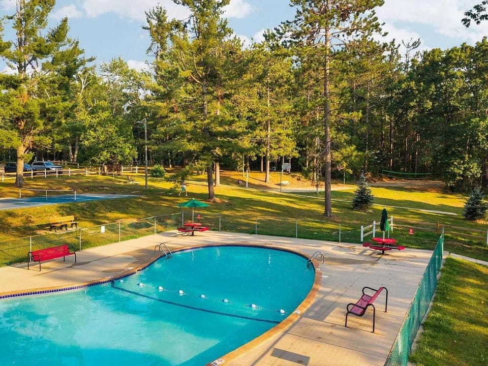 The Arrowroot Lodge Up North in Gaylord Michigan House in Michigan