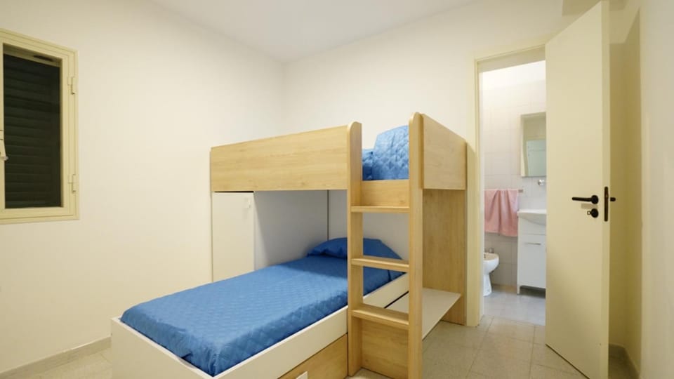 bunk bed
