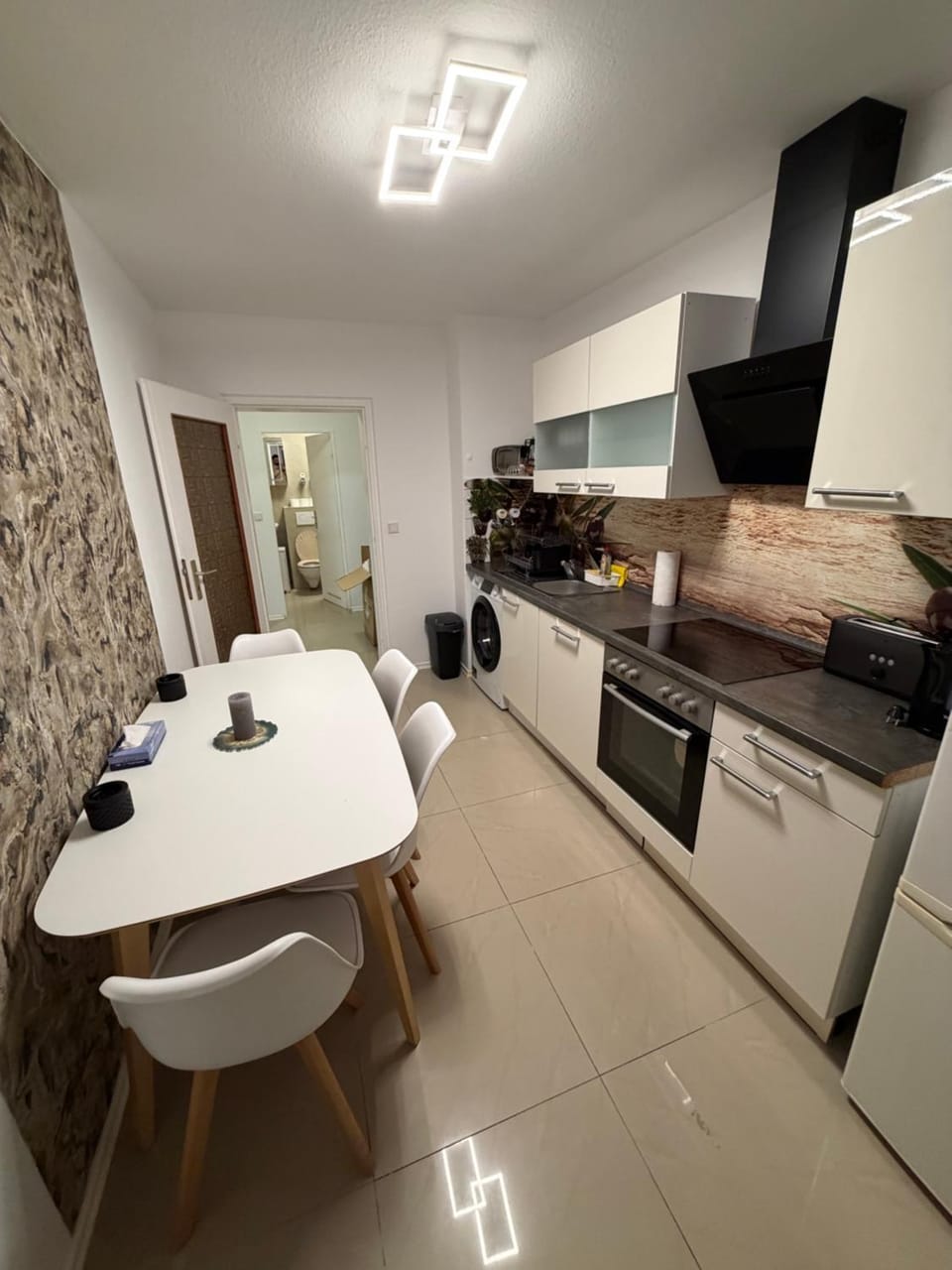 Kitchen or kitchenette, Breakfast