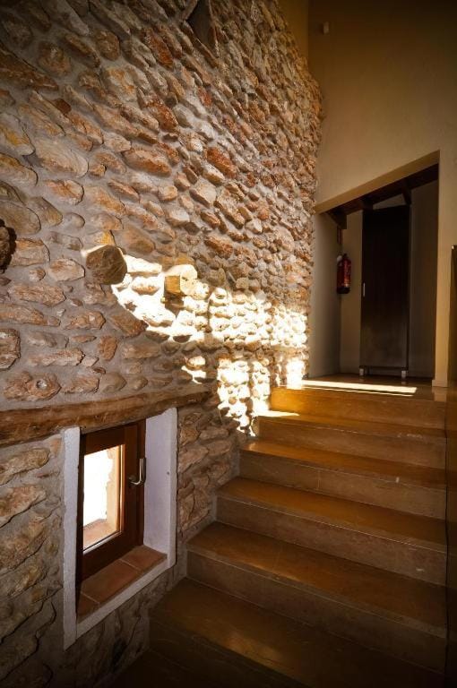 Resataurant and Rooms Cabrit Hotel in Baix Maestrat