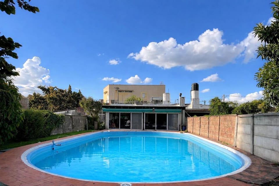 Espectacular casa en Totoras de 3 habitaciones con pileta y parrilla House in Santa Fe Province, Argentina