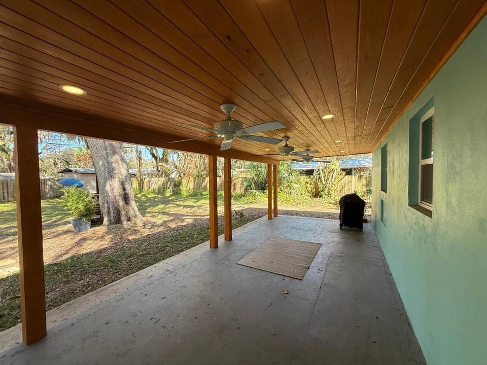 1008 Gardens House in Vero Beach