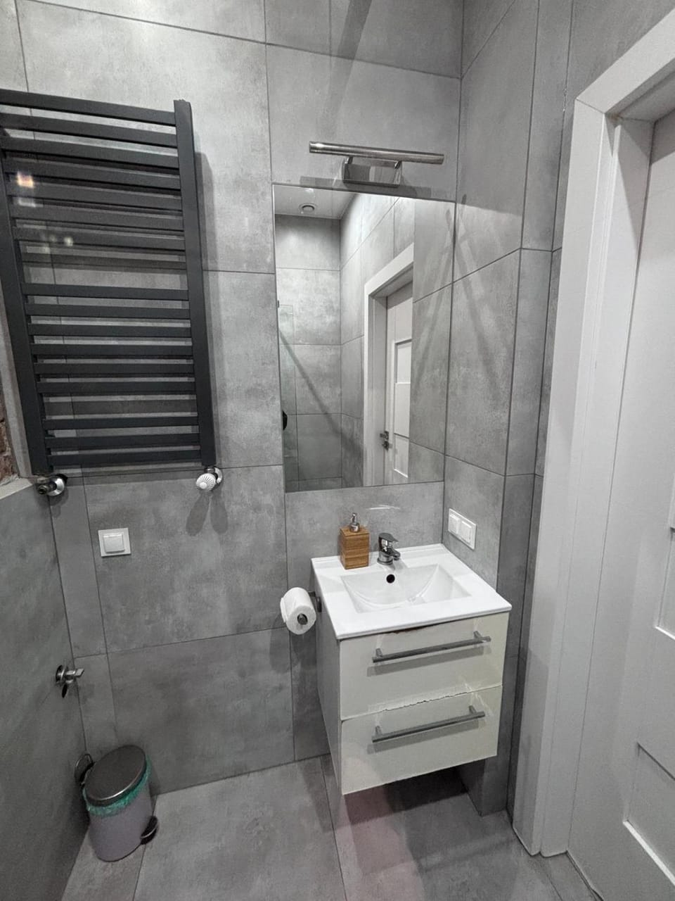Urban Comfort Studios l Powstańców Apartment in Poland