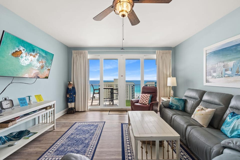 Resort Condo! Pools, Hot Tubs & Beach Access Apartment in Panama City Beach