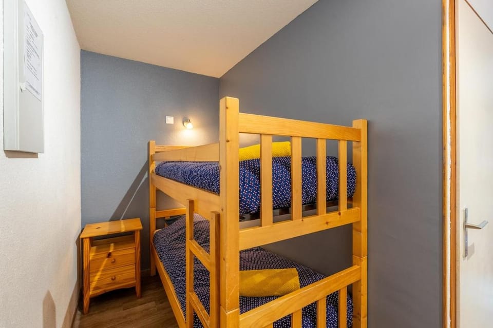 bunk bed