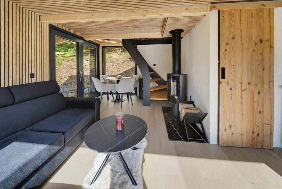 Forest&Lake Retreat Villa in Czechia