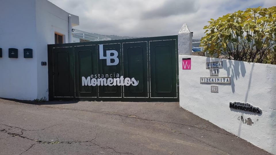 Property building, Facade/entrance, Off site