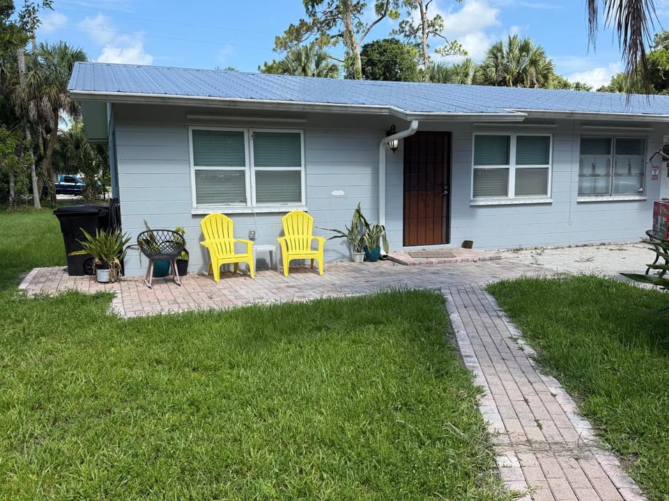 Patio, Facade/entrance, Garden, Seating area