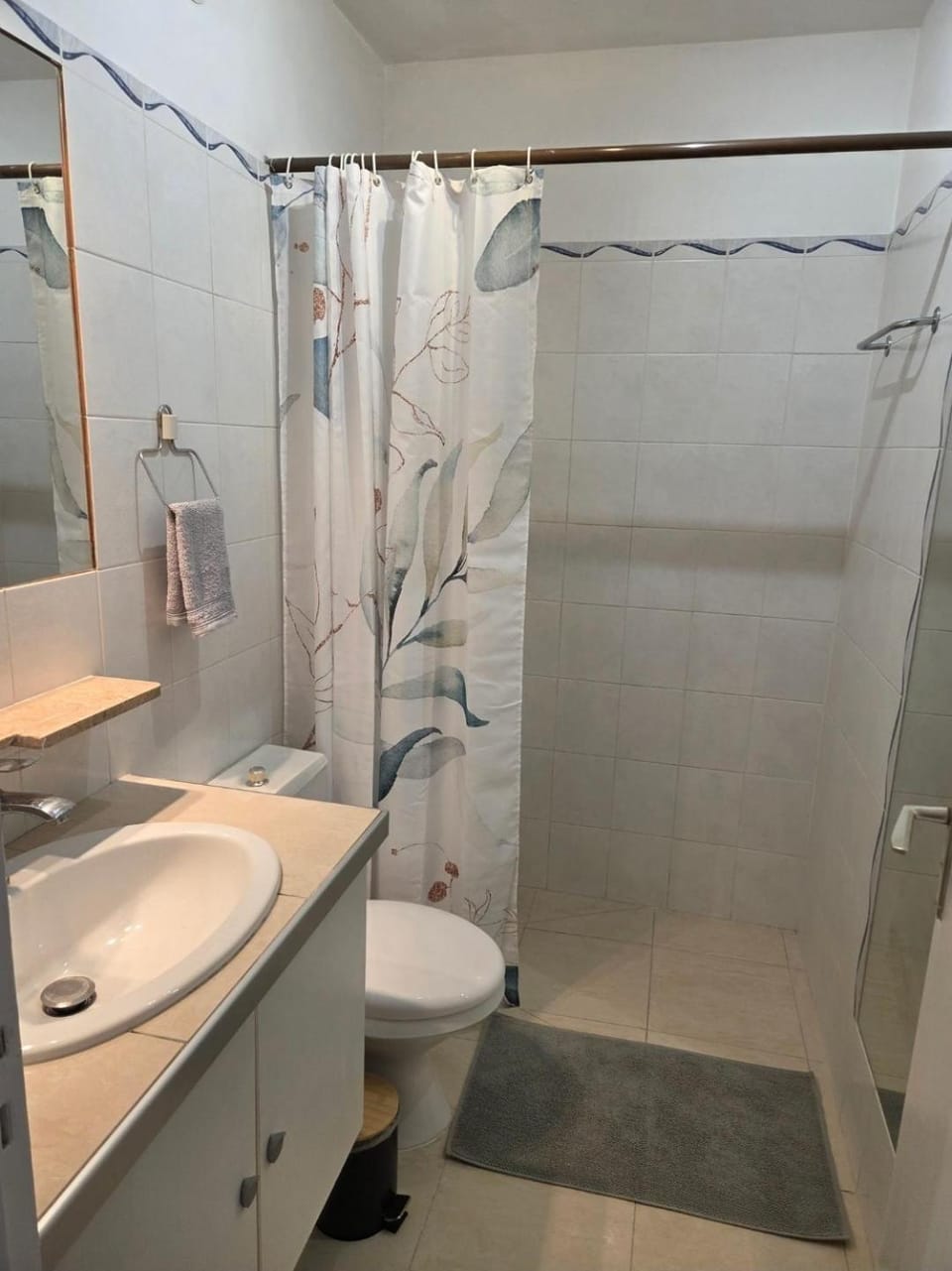 Shower, Bathroom, towels