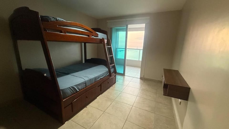 Condo with pool and private beach Apartment in Santa Elena Province