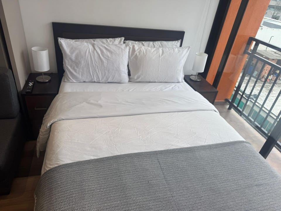 Apto con Balcón Terraza con Vista, Jacuzzi y Confort en Chico Apartment in Bogota