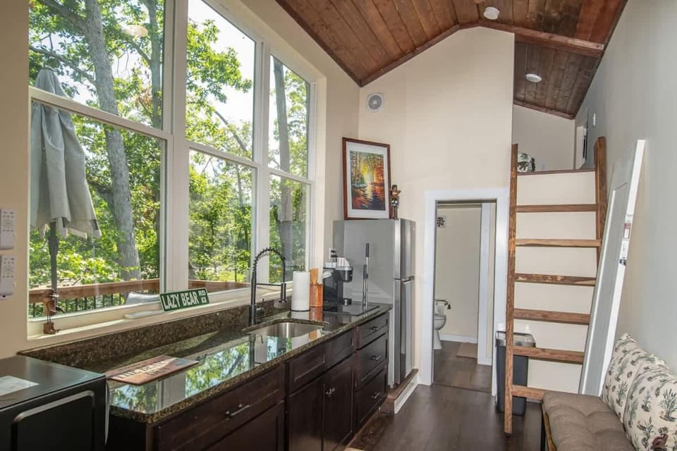 Saddle - Terrific 2-bedroom Tiny Home in friendly Anderson on Lake Hartwell House in Lake Hartwell