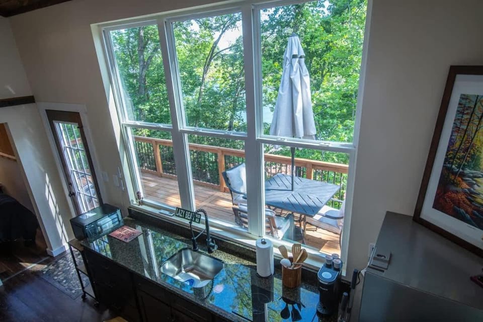 Saddle - Terrific 2-bedroom Tiny Home in friendly Anderson on Lake Hartwell House in Lake Hartwell