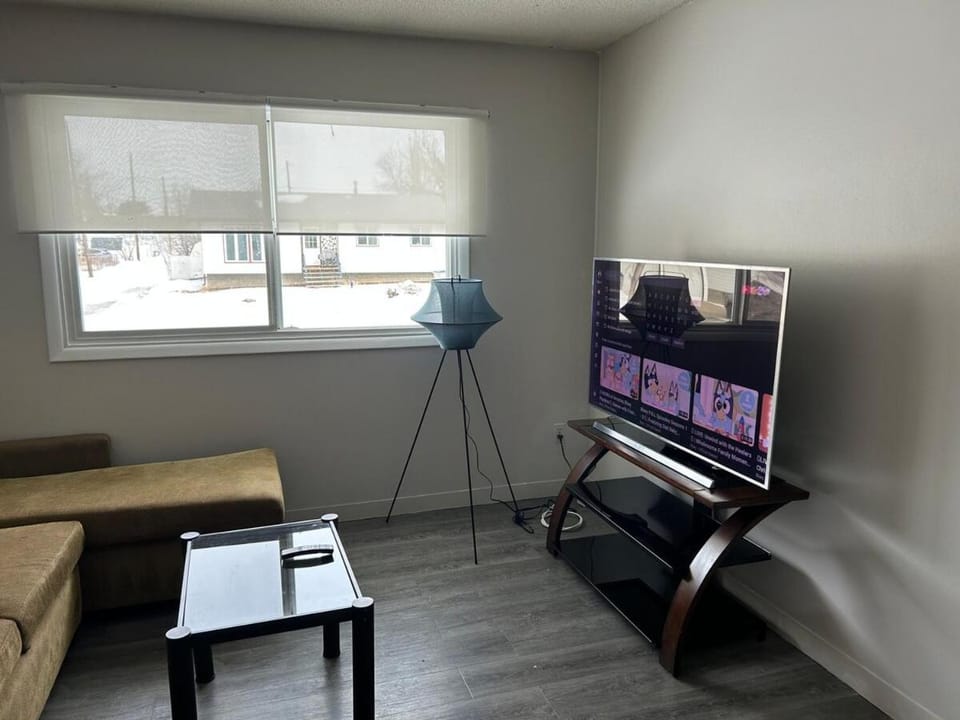 Cozy and Welcoming Home Away in Wainwright Alberta Villa in Alberta