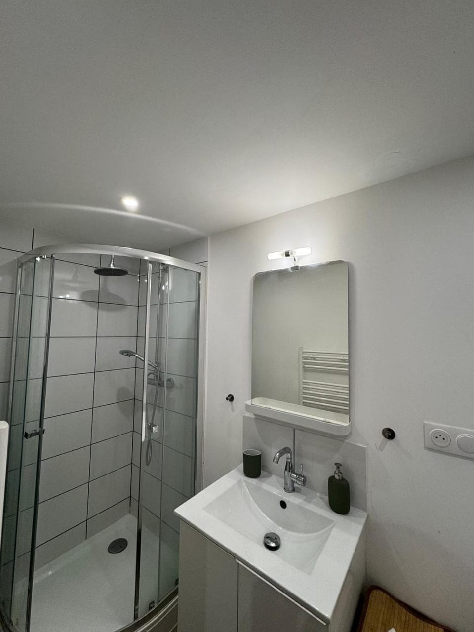 Shower, Bathroom, washing machine