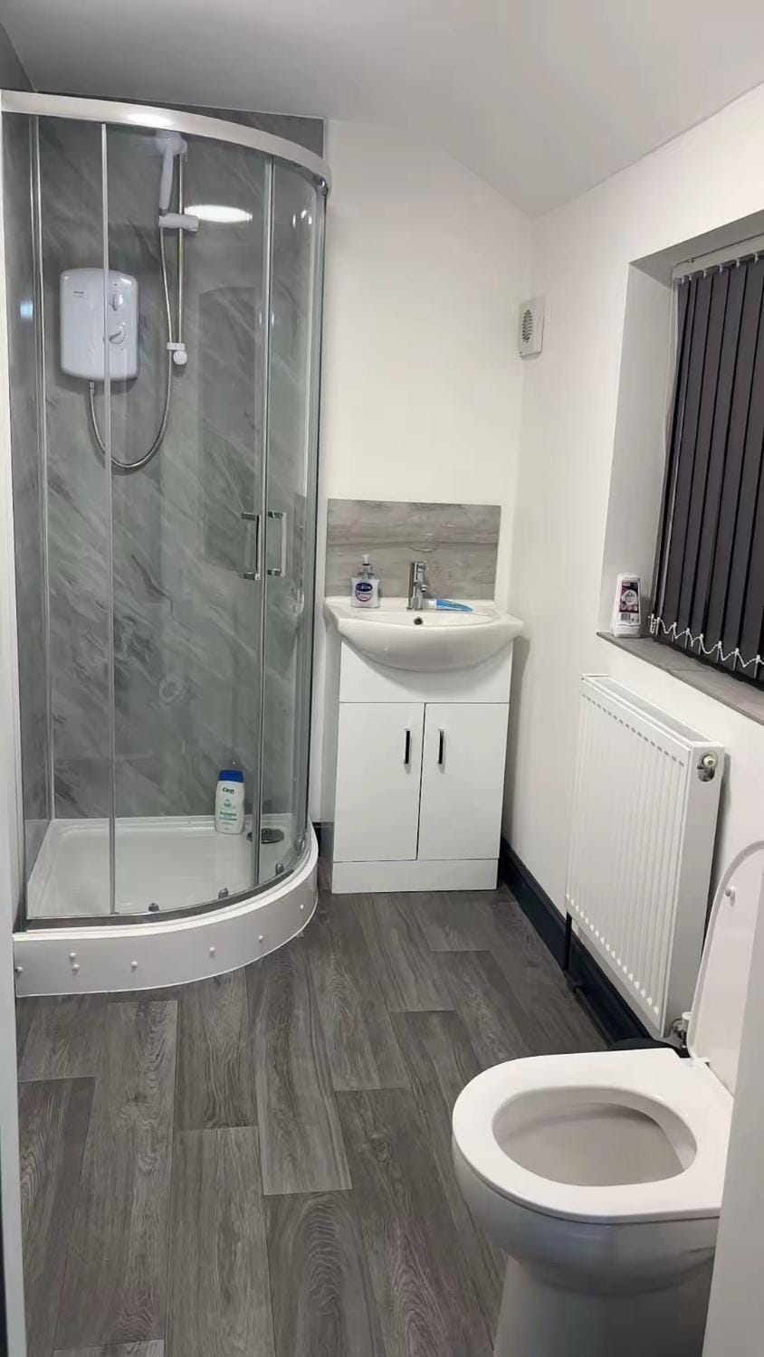 PLUS Properties Eastwood 6 Apartment in Stoke-on-Trent
