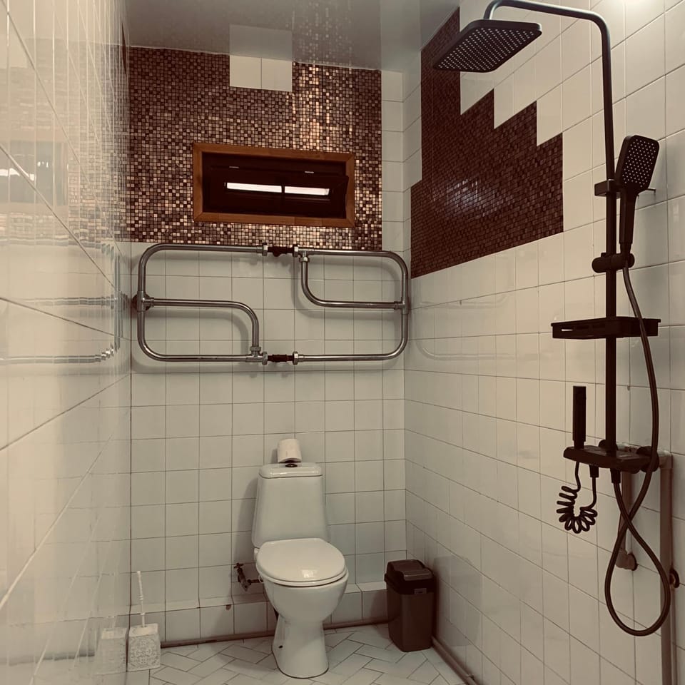 Shower, Toilet, Bathroom