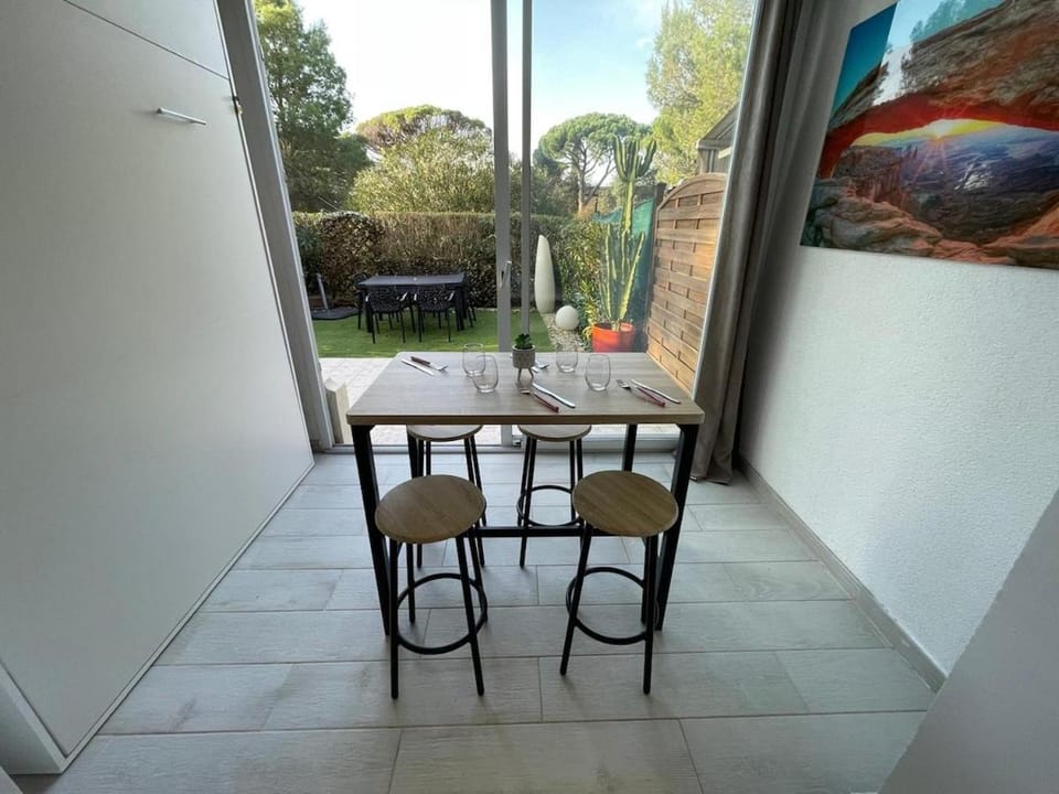 Large 2 rooms - garden, pool & tennis Apartment in Saint-Raphael
