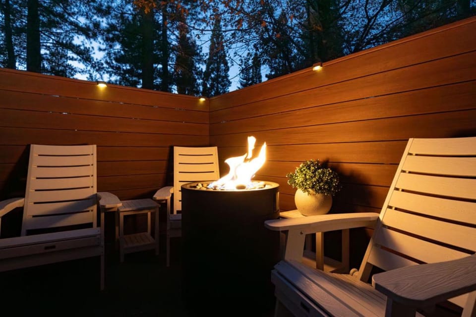 Hazel's Cozy Cabin - Big Bear HGTV Cabin · Hot Tub · Fenced Yard · Pets Cabin in Arrowbear Lake