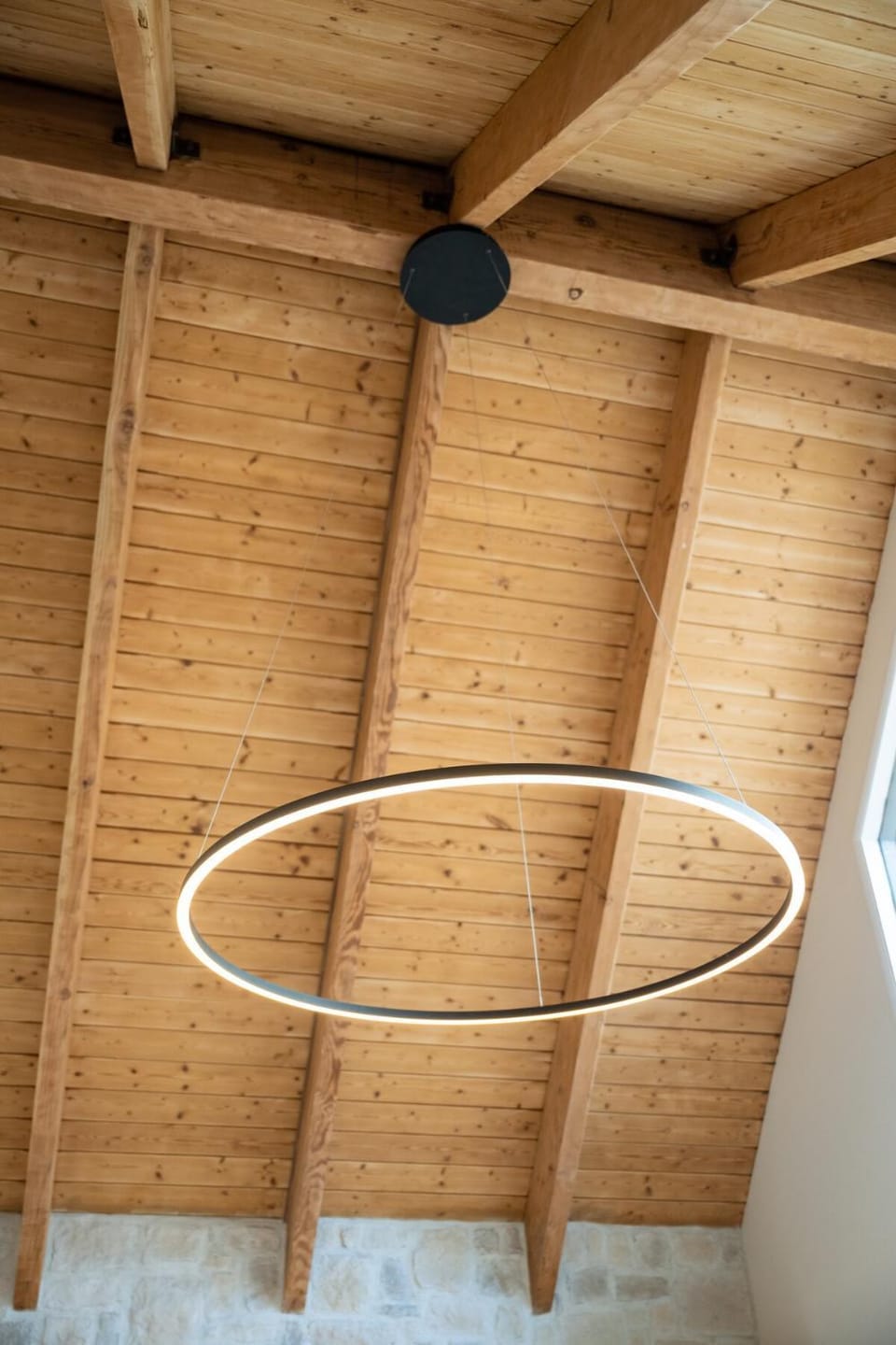 Hazel's Cozy Cabin - Big Bear HGTV Cabin · Hot Tub · Fenced Yard · Pets Cabin in Arrowbear Lake