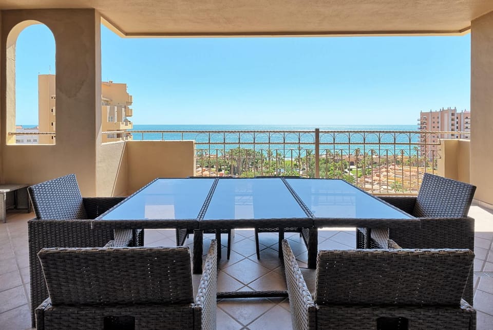 View (from property/room), Balcony/Terrace, Seating area, Sea view
