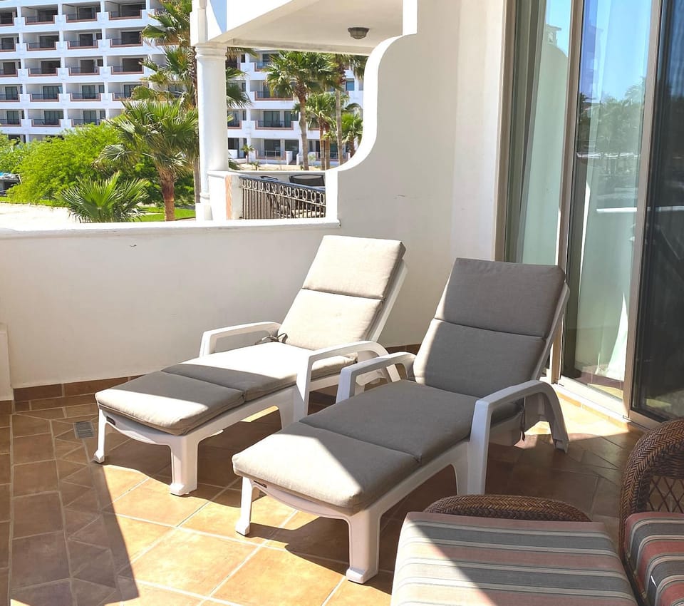 Fun Sandy Beach Condo B204 at Casa Blanca House in Rocky Point