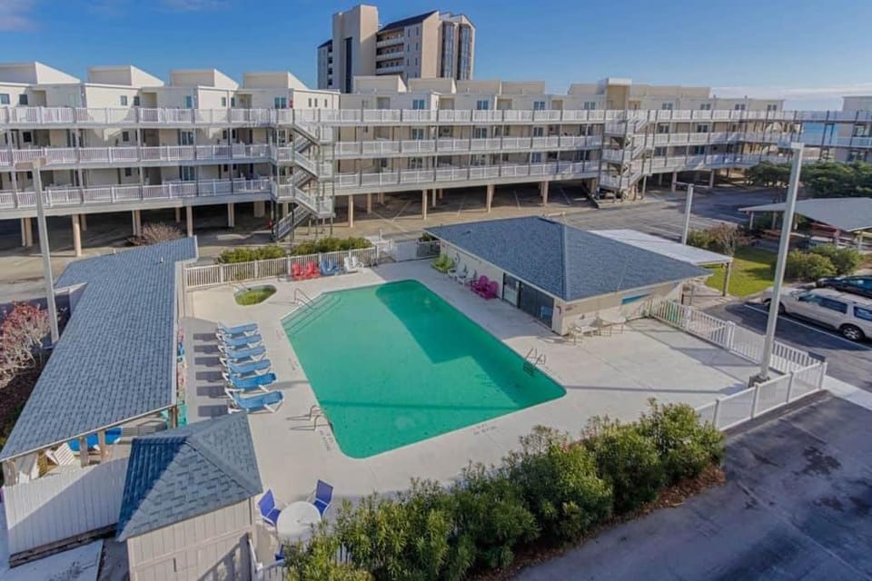Tranquility By The Sea-Oceanside Condo House in Indian Beach