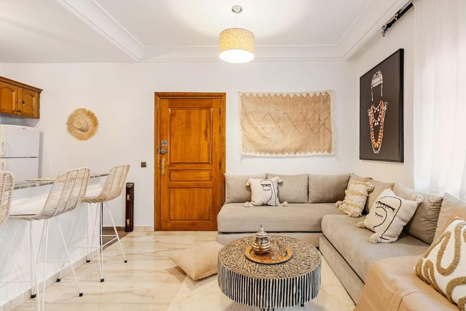 Kitchen or kitchenette, Living room, Seating area