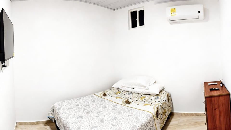 Bed, Photo of the whole room, Bedroom, air conditioner