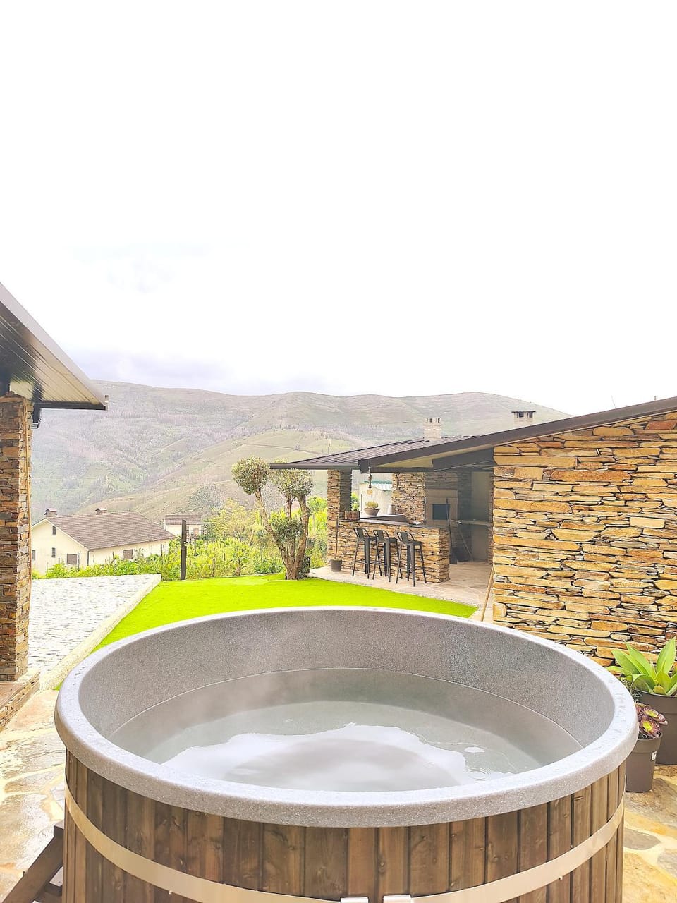 BBQ facilities, Open Air Bath, oven