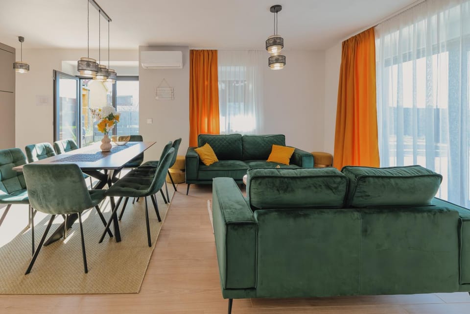 Living room, Dining area