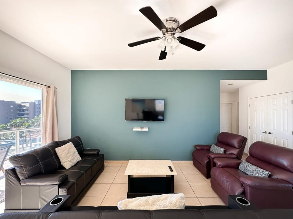Stylish Condo Beach & Pool Access E202 House in Rocky Point