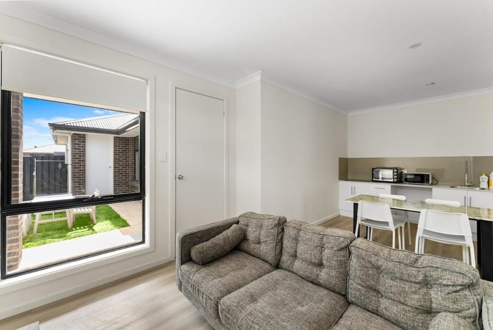 Kitchen or kitchenette, Living room, toaster