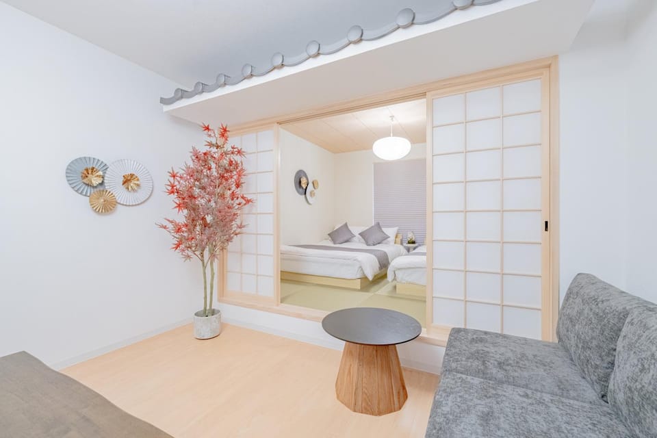 夏 最大34名 プライベートサウナ完備 上質な和モダン 1棟貸切ホテル Villa in Osaka