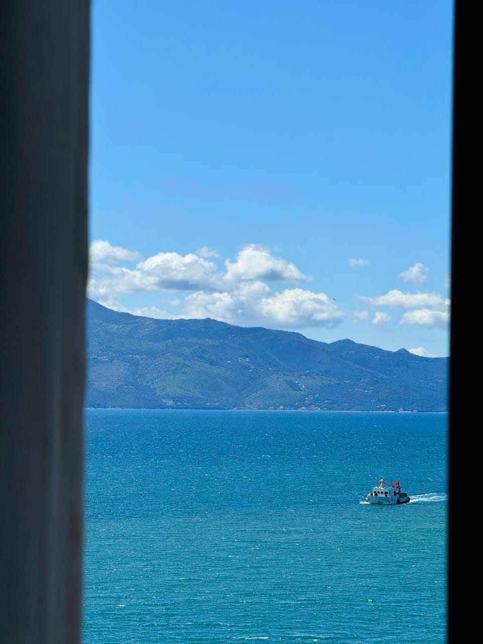 Natural landscape, Lake view, Mountain view, Sea view
